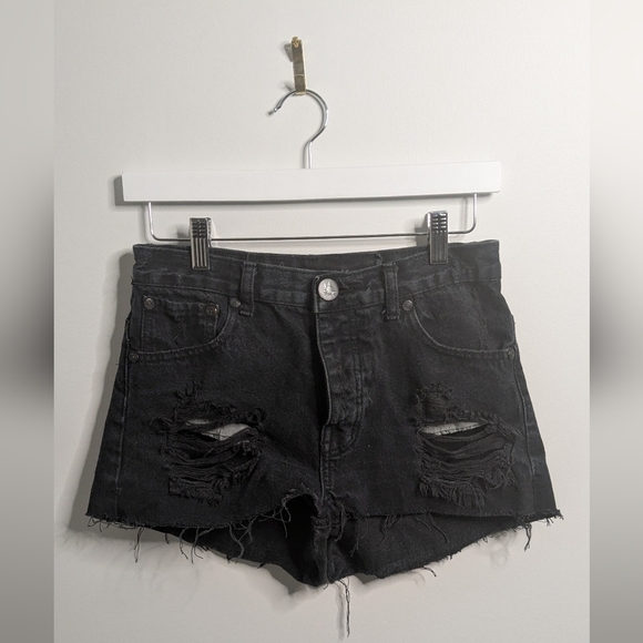 One Teaspoon Black denim cutoff jean shorts - size 26 - Picture 1 of 4